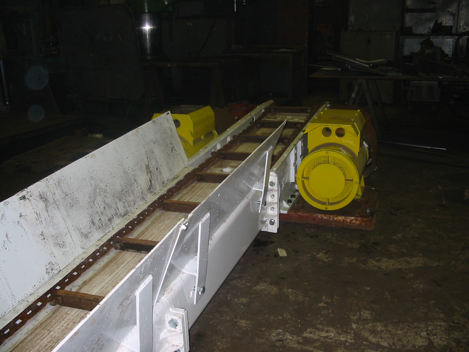 Pogonska postaja verižnega transportetja DVT-620 (2).JPG