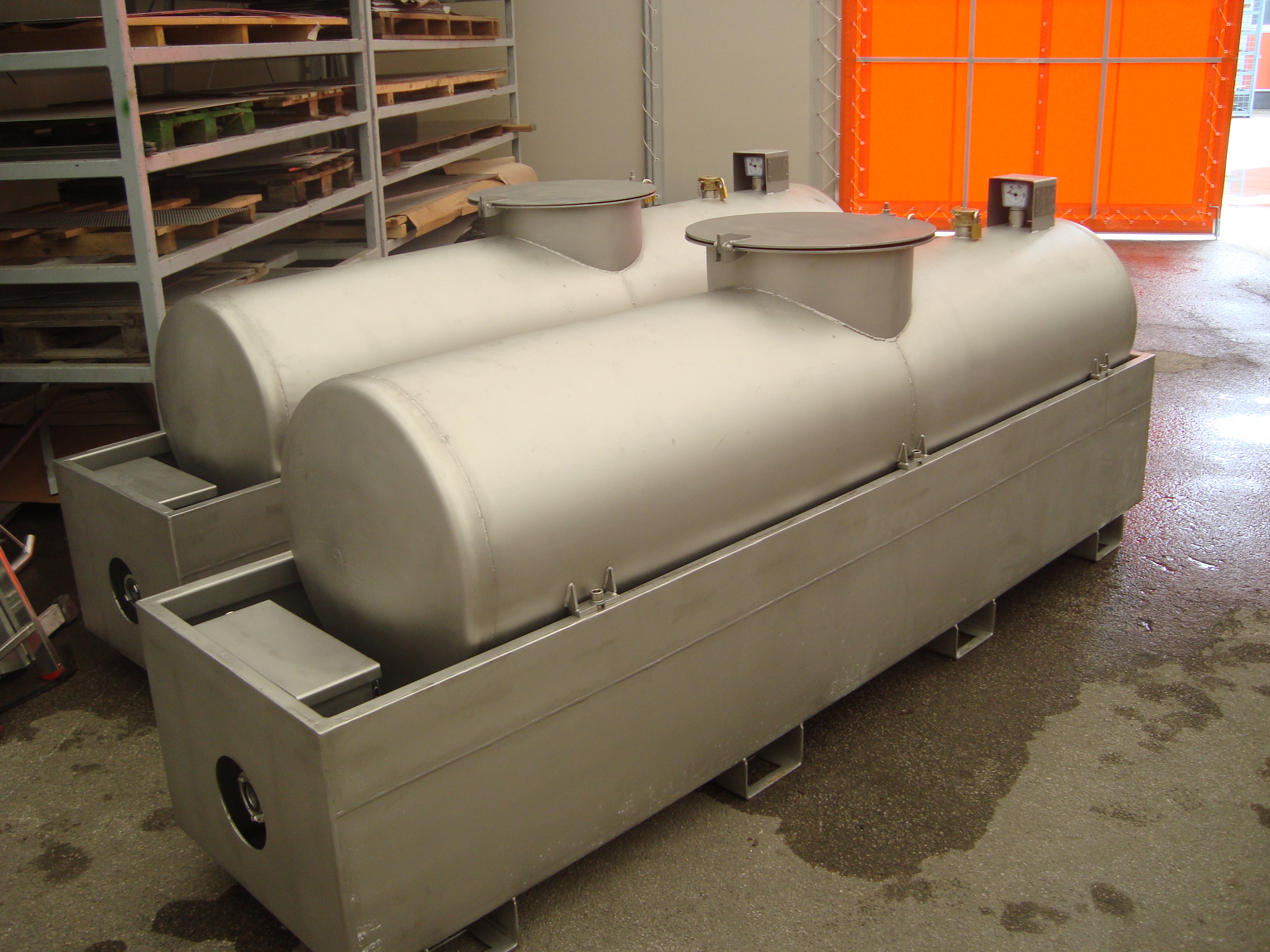 Rezervoar za emulzijo.JPG